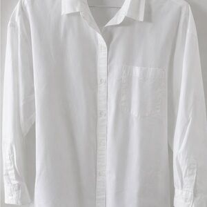 Old Navy boyfriend women’s White Button Down Shirt
